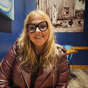 Meet your Posher, Ana